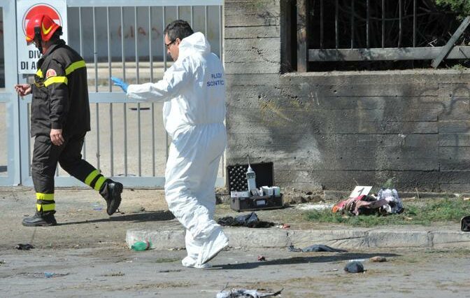 ITALY-BLAST-SCHOOL-BOMB