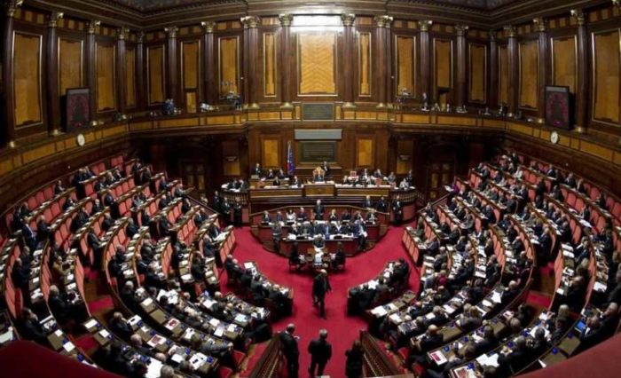 COSTI POLITICA,SVILUPPO,STABILITA',DICEMBRE DI FUOCO AL SENATO